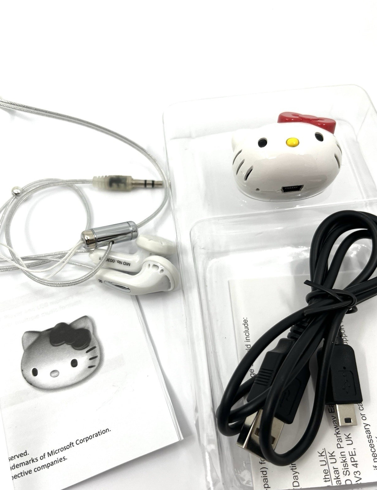 Hello Kitty Digital MP3 Player Bundle – 2011 Sanrio Sakar, New in Box