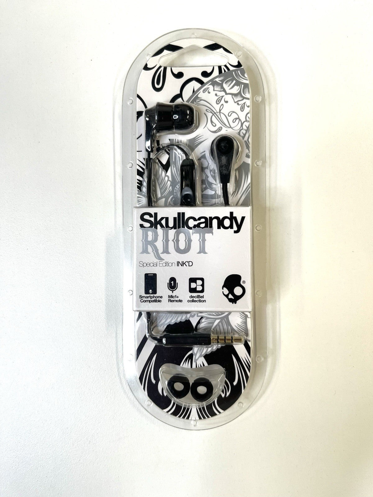Skullcandy Riot Wired In-Ear Earbuds – Special Edition Mic+Remote – New Sealed