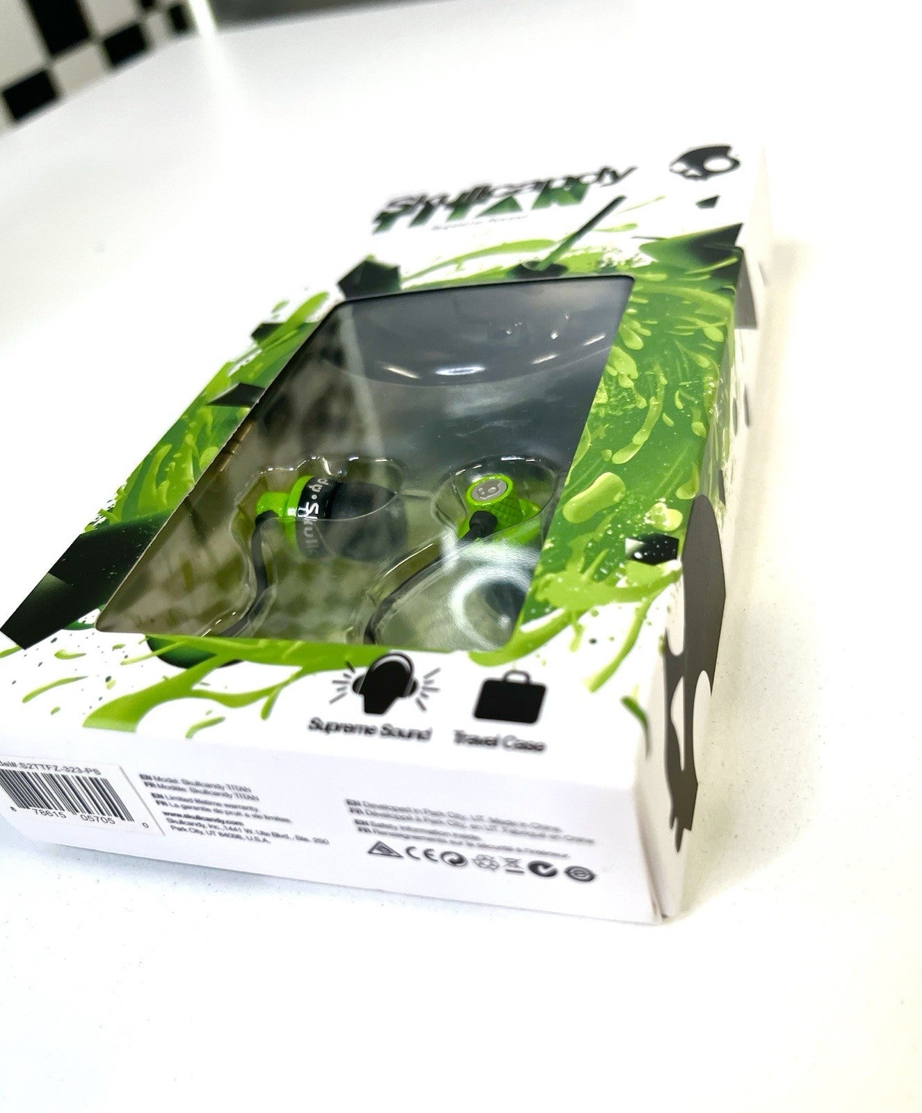 RARE Skullcandy Titan Green Earbuds Supreme Sound New Sealed with Travel Case