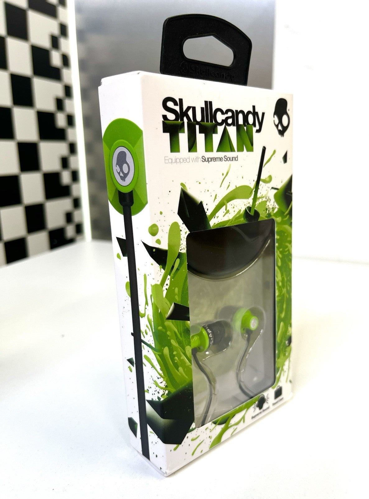 RARE Skullcandy Titan Green Earbuds Supreme Sound New Sealed with Travel Case