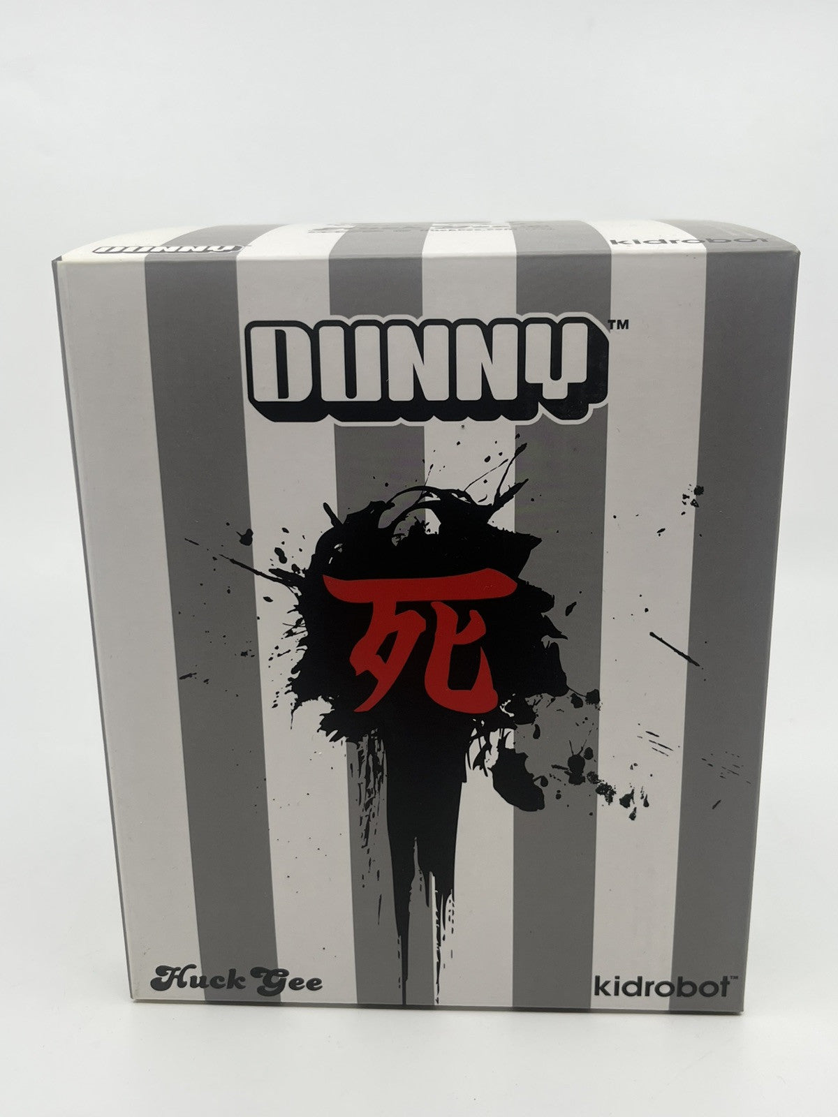 KIDROBOT DUNNY 8" HUCK GEE Skullhead BLACK 2014 300pcs BRAND NEW -vinyl